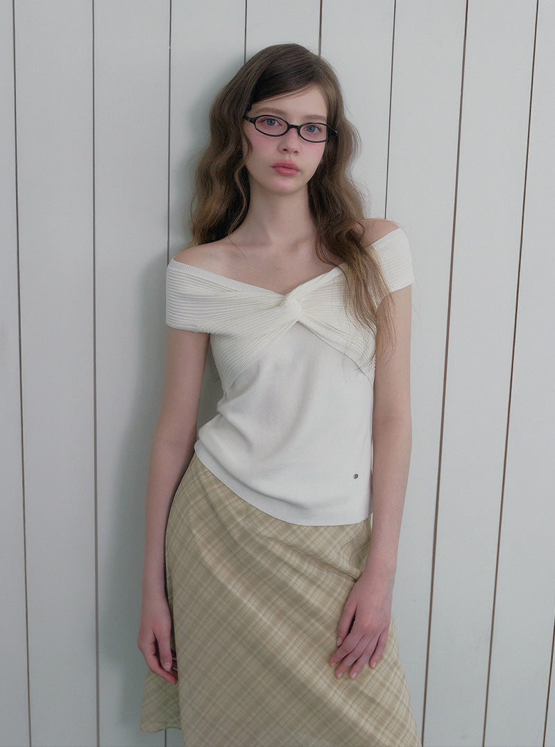 Jeron twist off-shoulder short sleeve knit