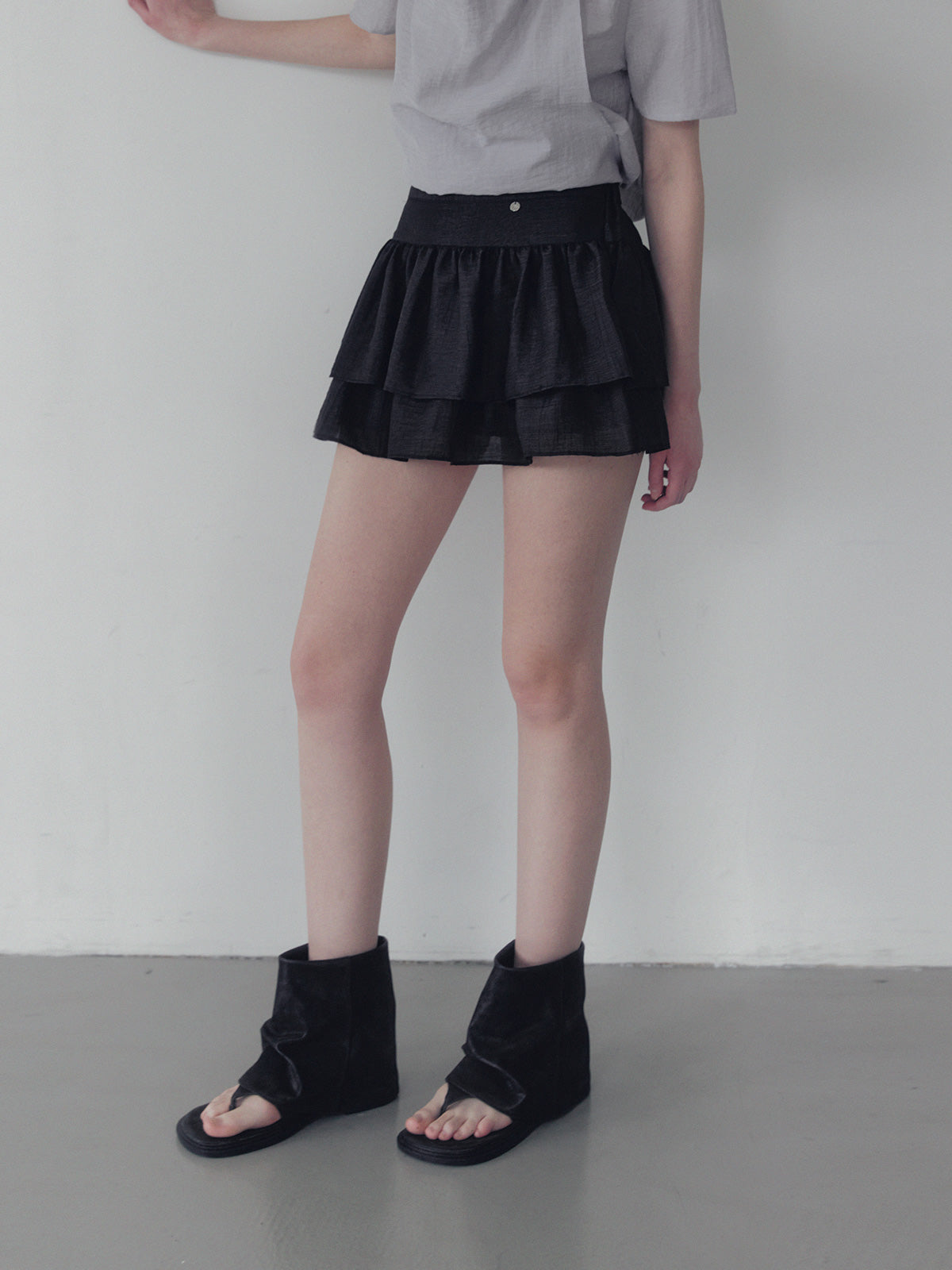 Blit tiered back banding mini skirt