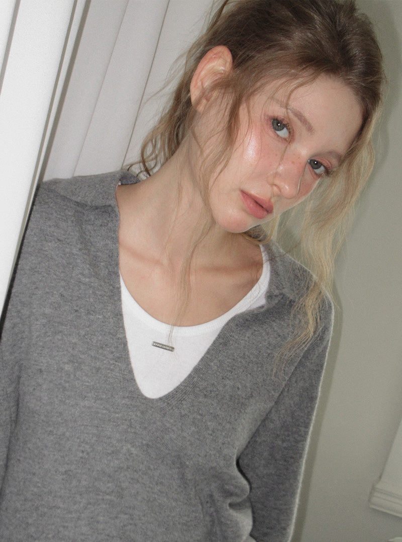 Bwen deep V-neck collar long sleeve knit
