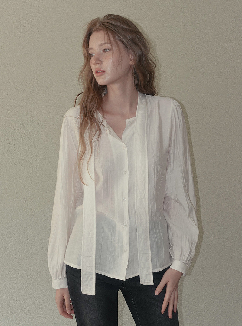 Bulkin wrinkle pintuck tie long sleeve blouse