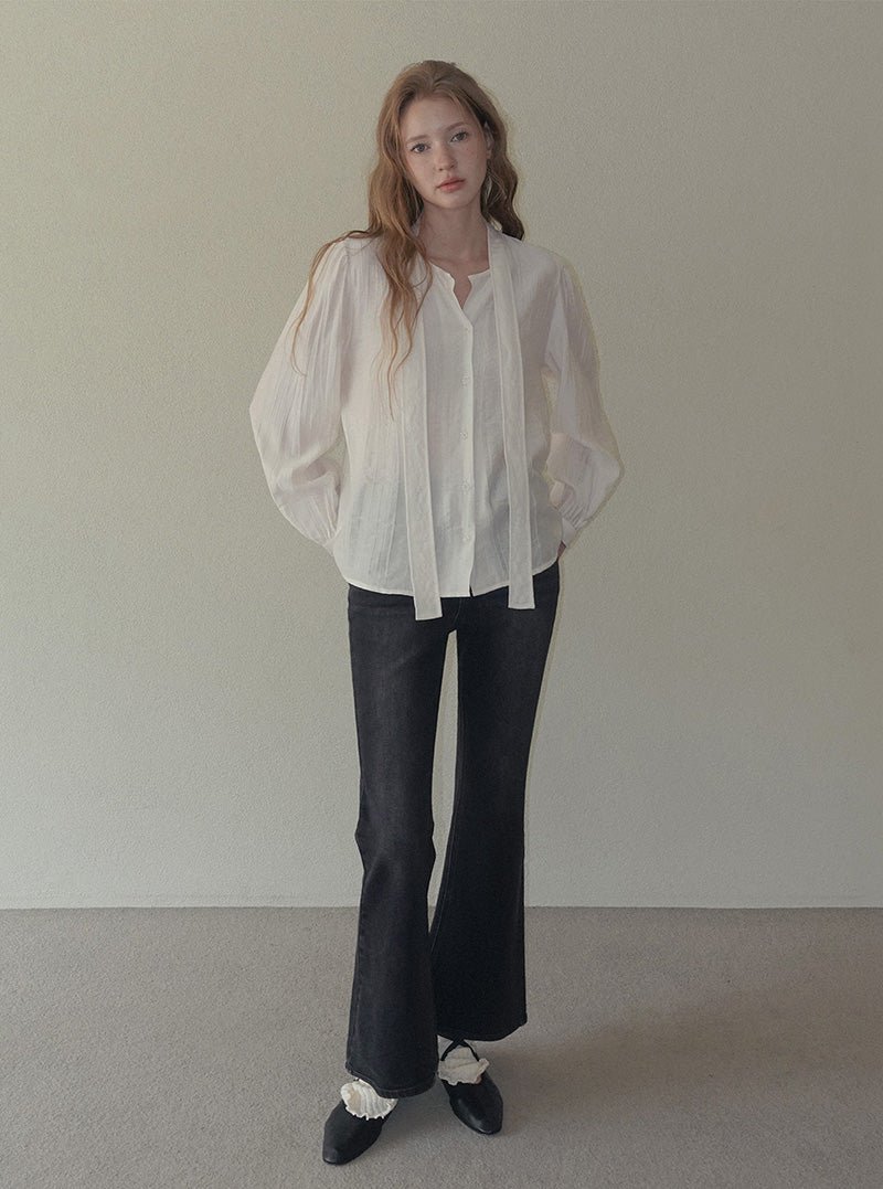 Bulkin wrinkle pintuck tie long sleeve blouse