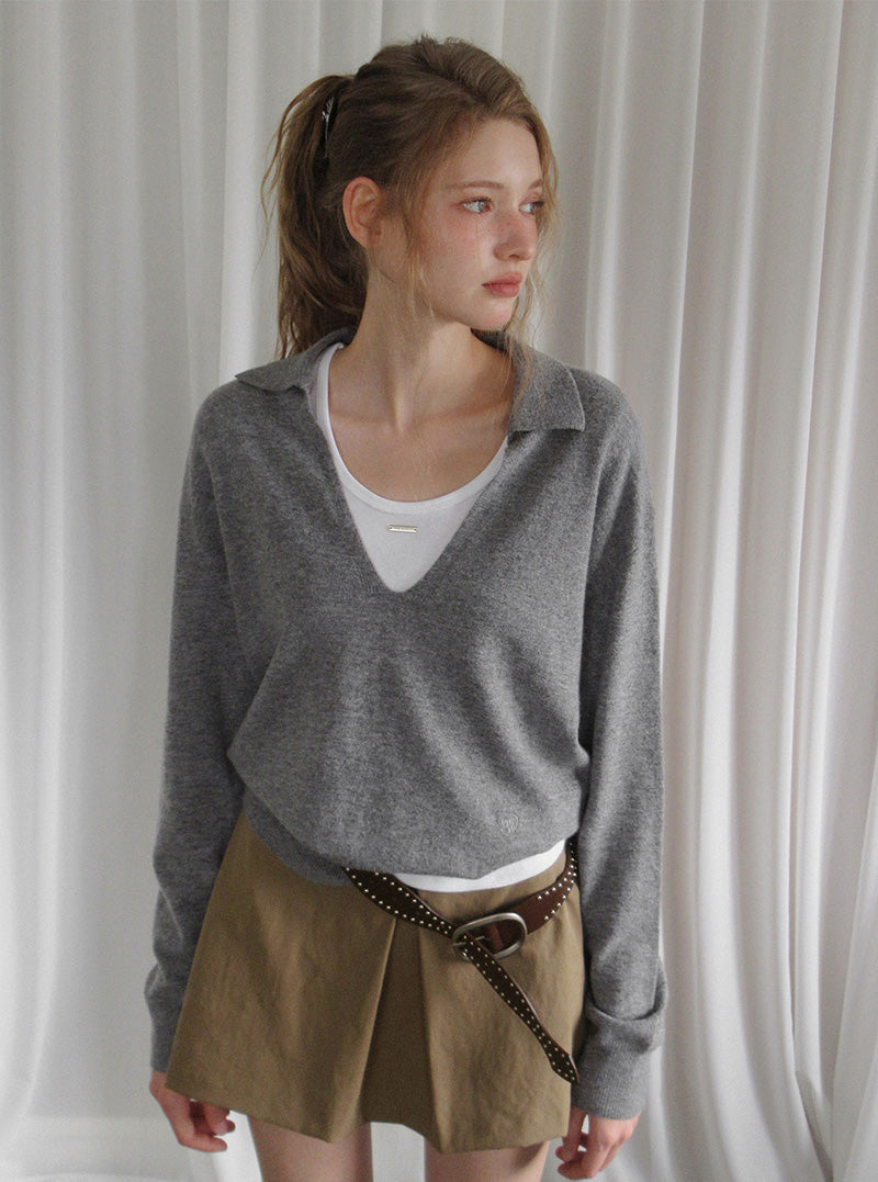 Bwen deep V-neck collar long sleeve knit