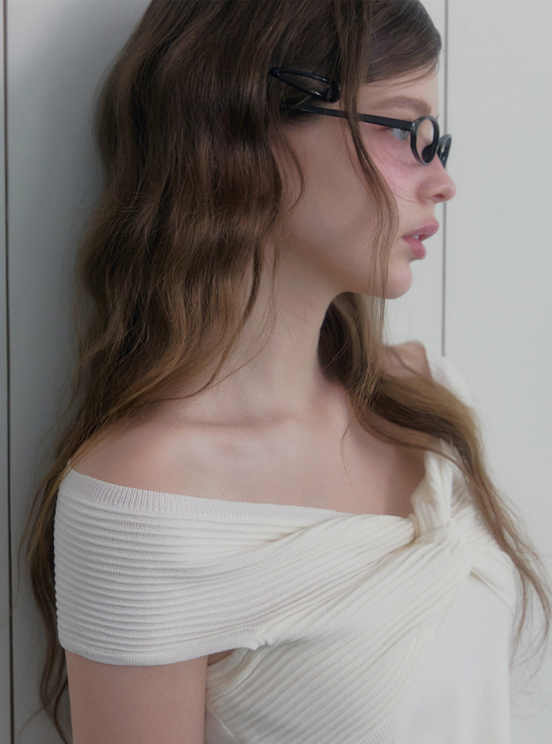 Jeron twist off-shoulder short sleeve knit