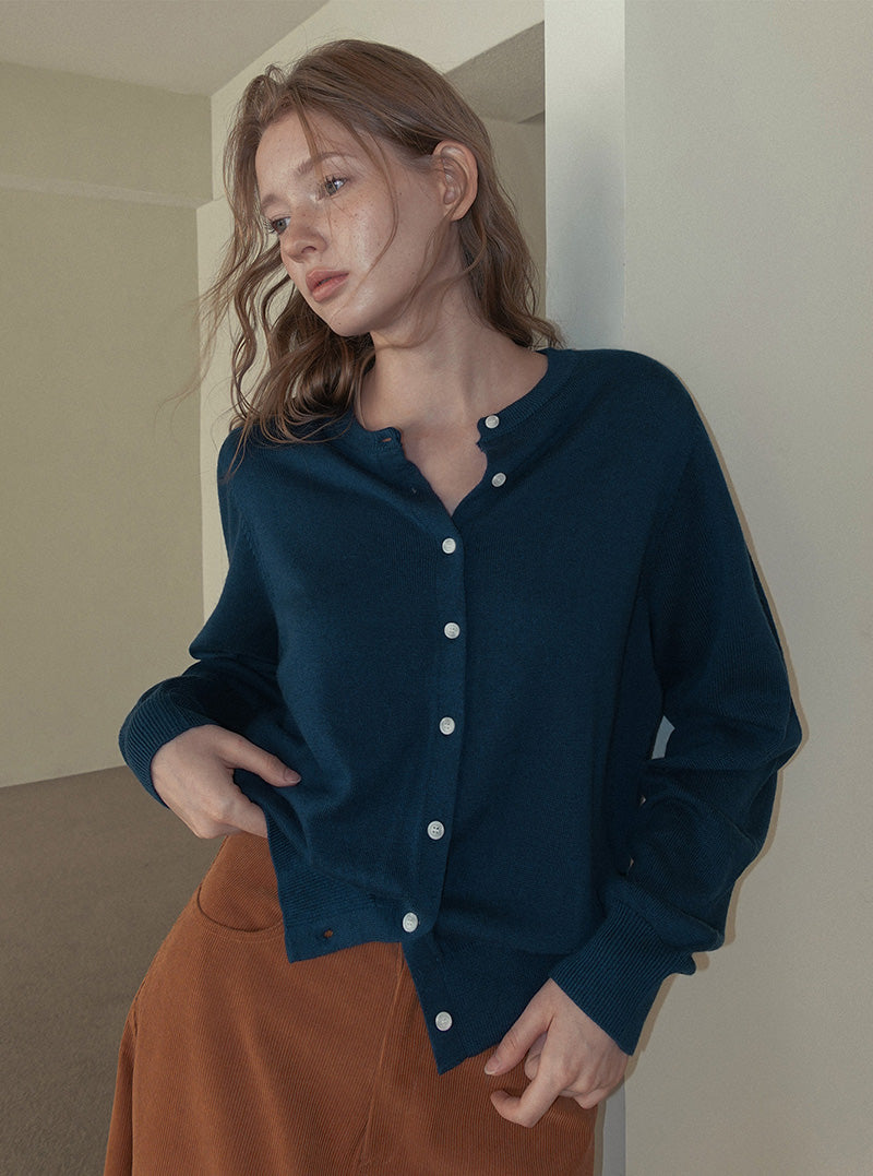 Ichen basic round neck knit long sleeve cardigan