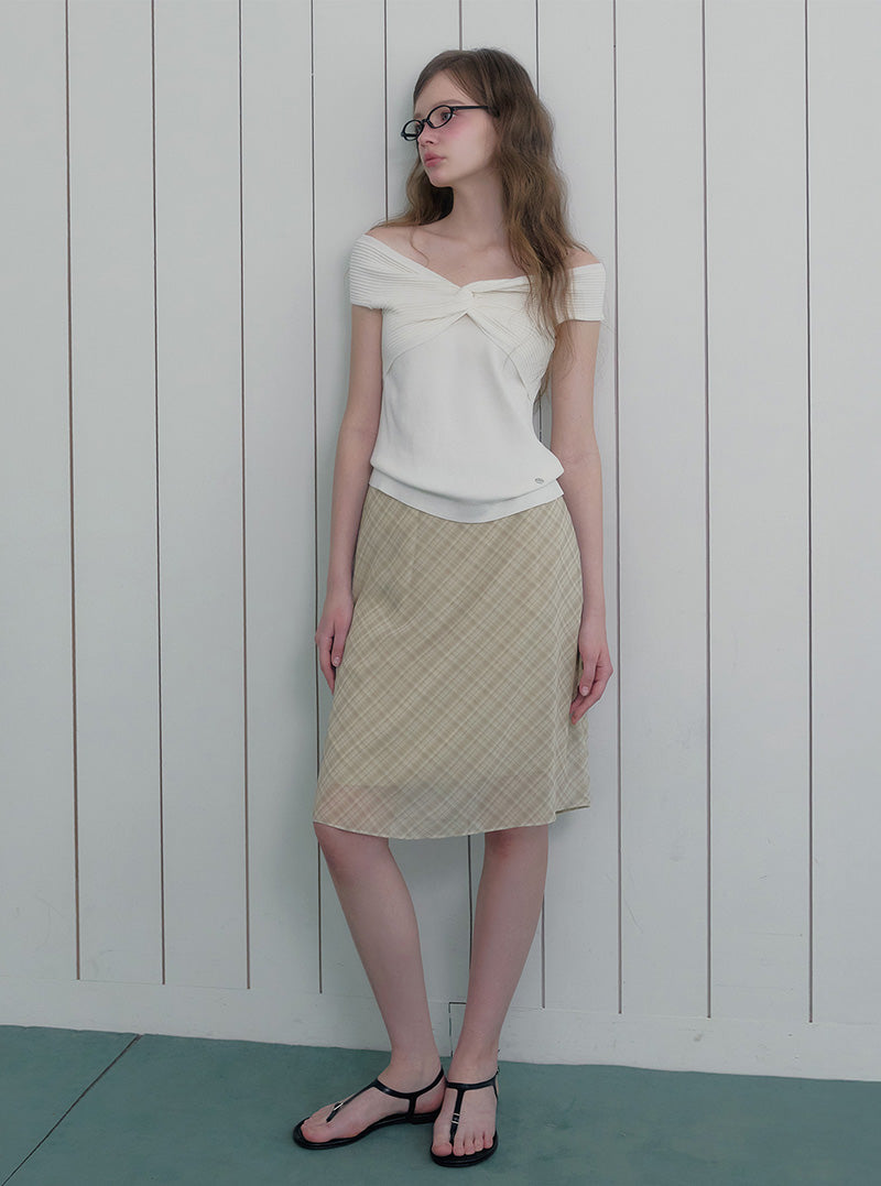 Jeron twist off-shoulder short sleeve knit