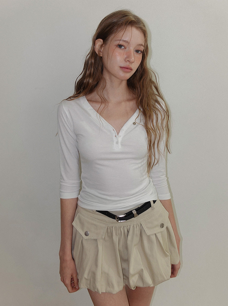 Main button Henley neck three-quarter sleeve T-shirt