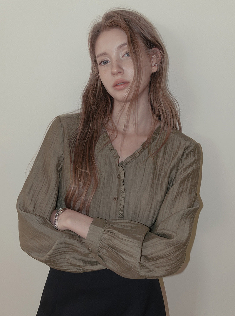 Kerit frill V-neck long sleeve blouse