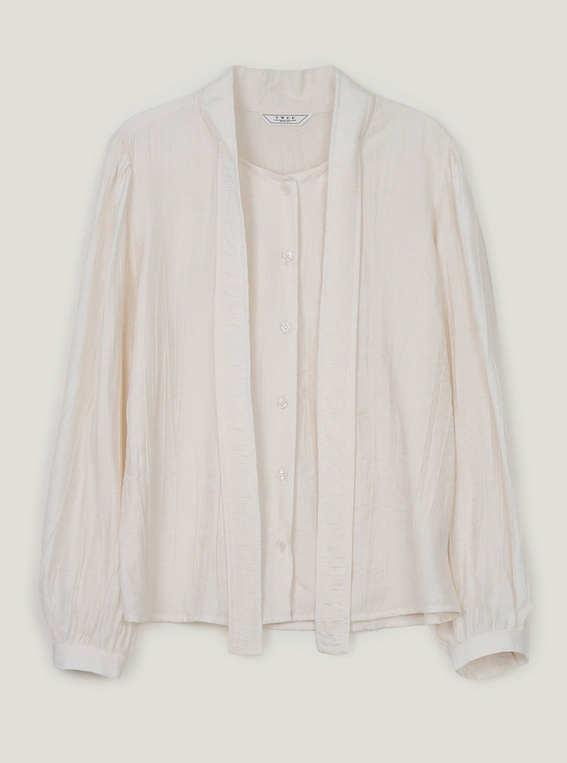 Bulkin wrinkle pintuck tie long sleeve blouse
