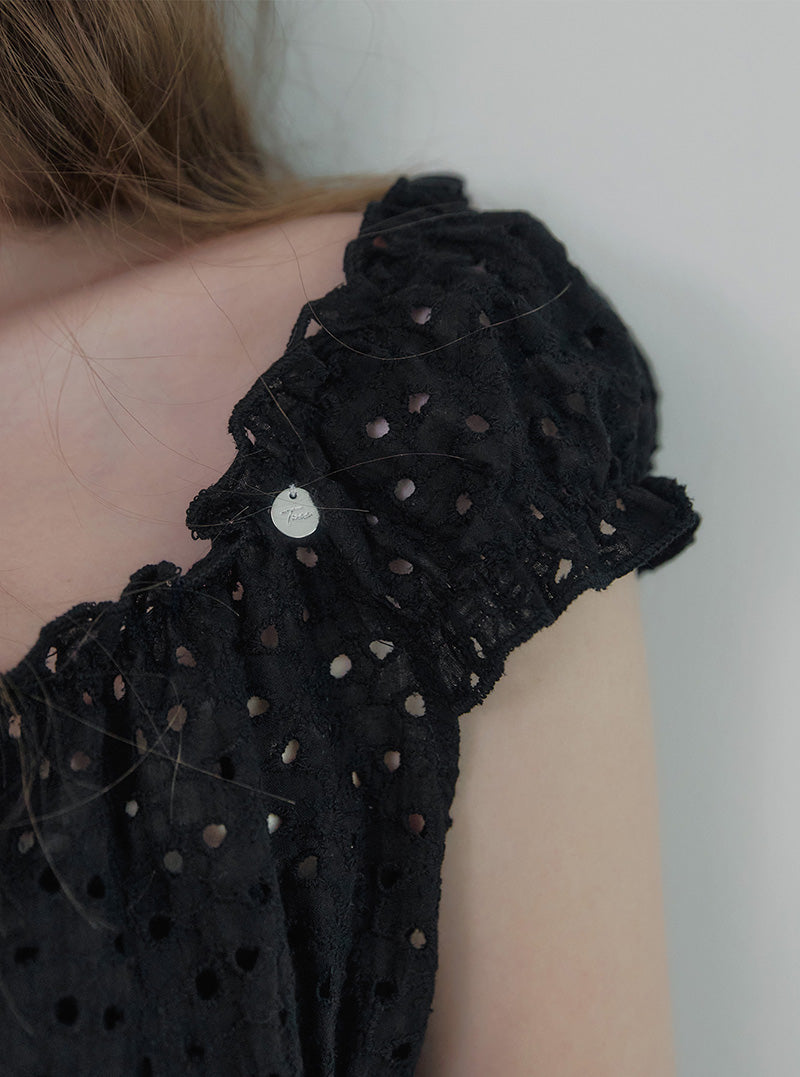 Riri punching strap sleeveless blouse