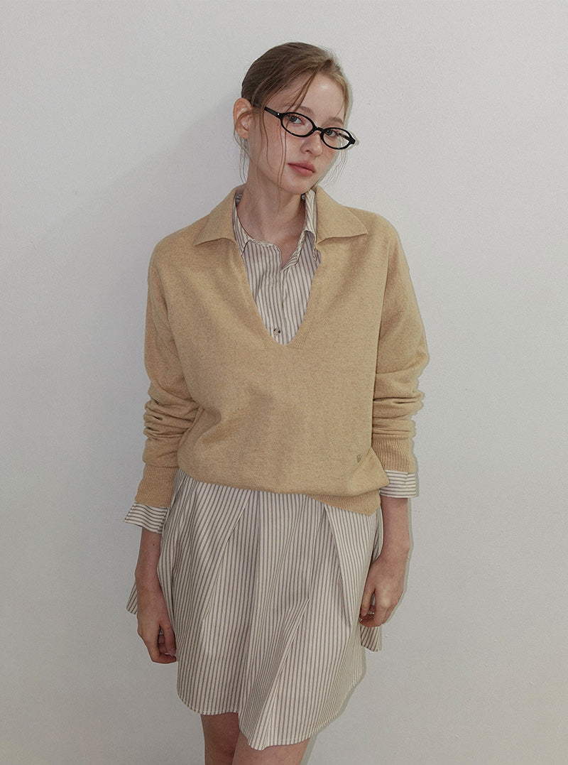 Bwen deep V-neck collar long sleeve knit