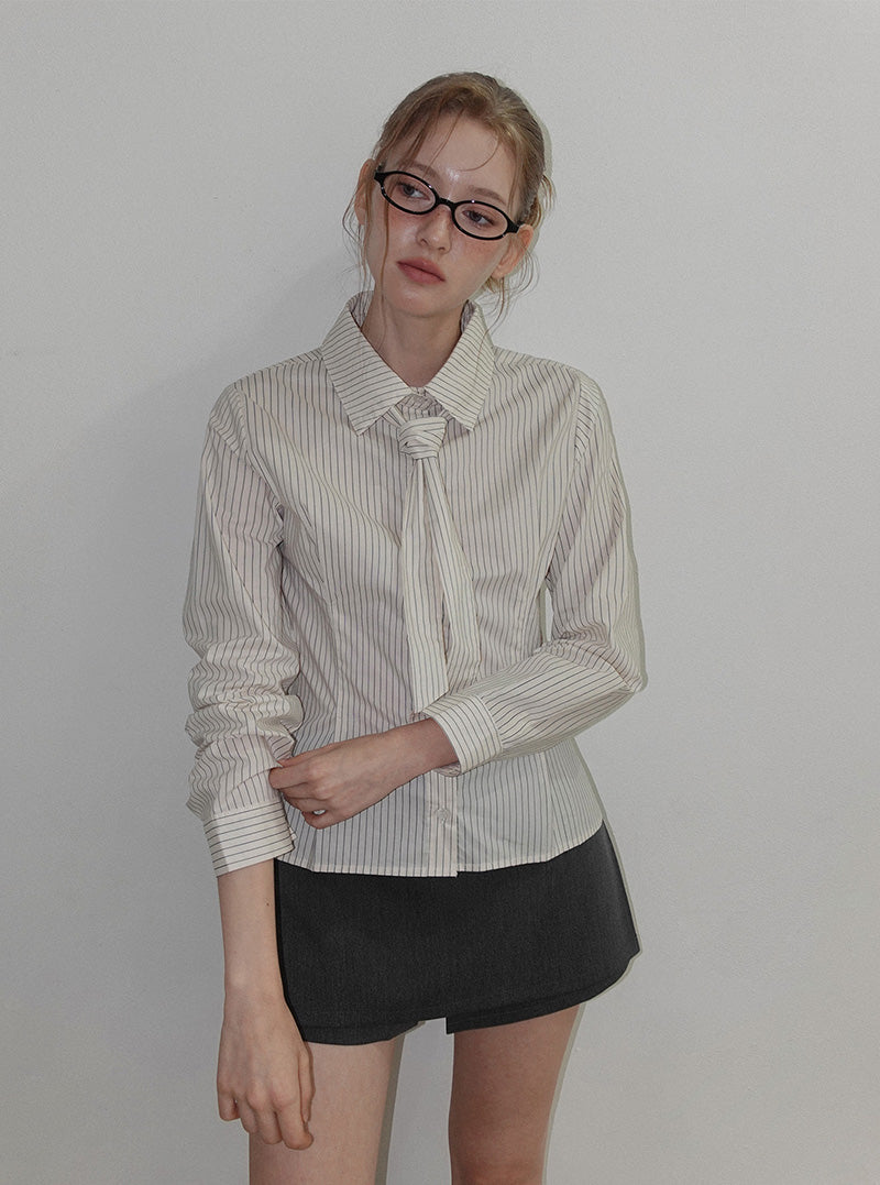 Rine stripe pintuck long sleeve shirt (strap set)