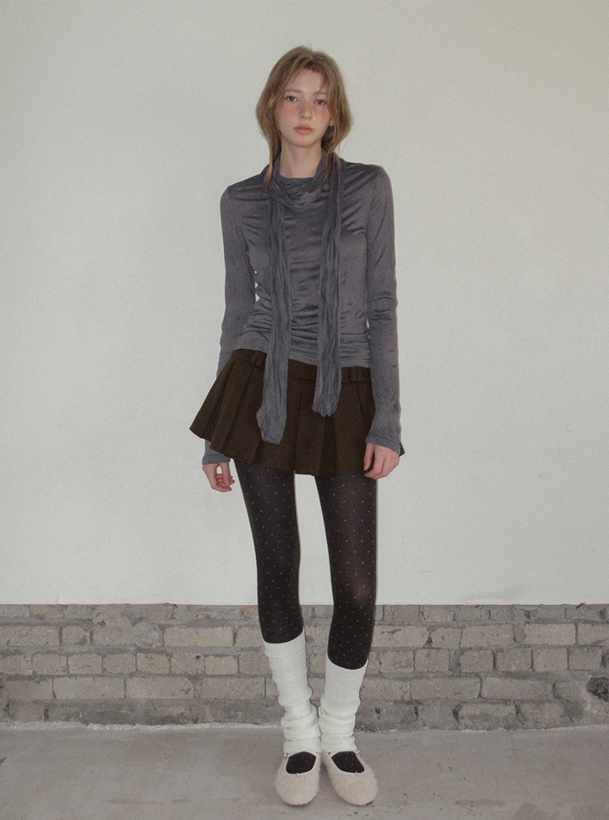 TWEE Toen wrinkle round neck long sleeve T-shirt (strap set) | Product styling view 10