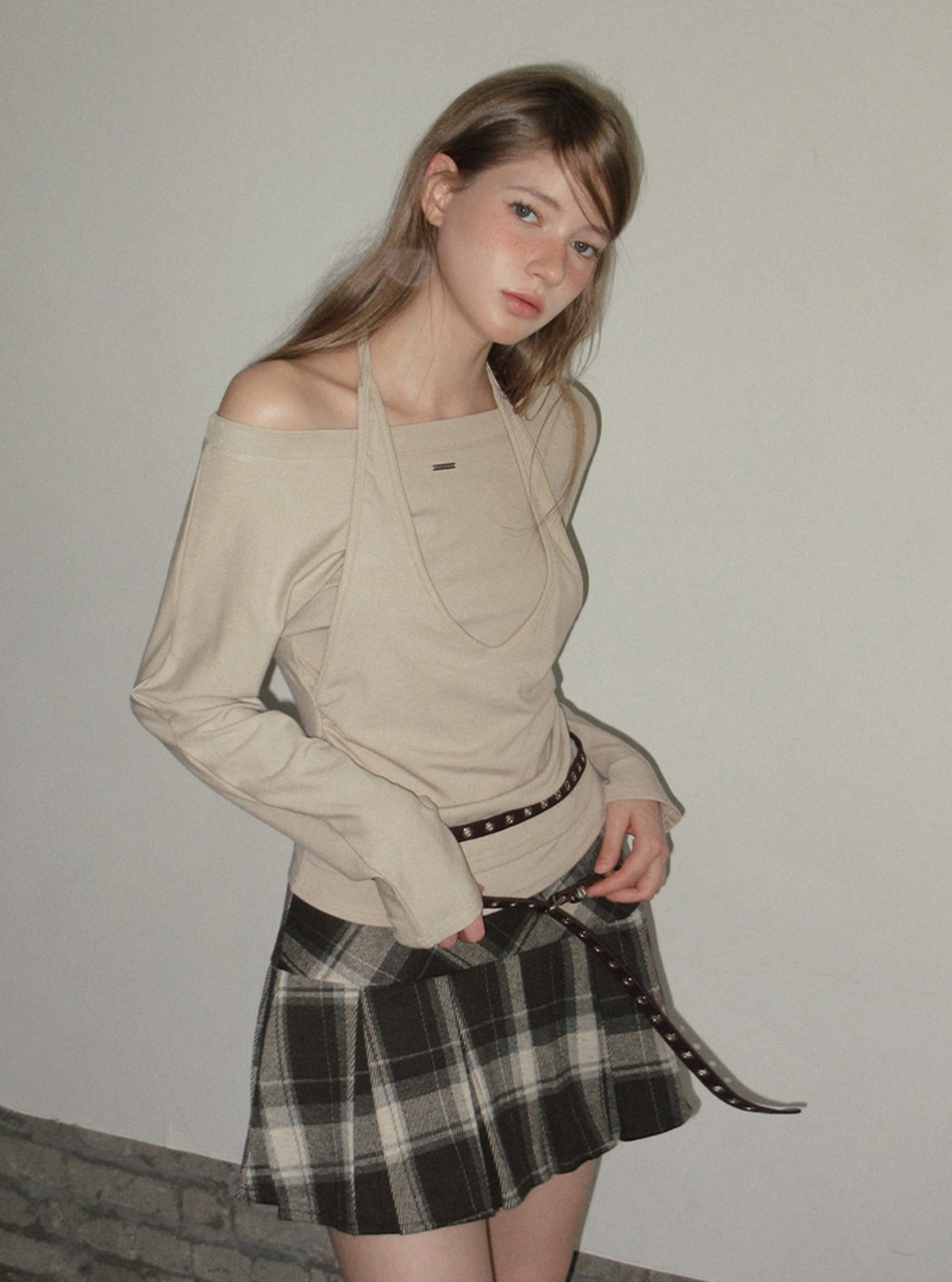 TWEE Robol halter sleeveless layered long sleeve T-shirt | Main product image