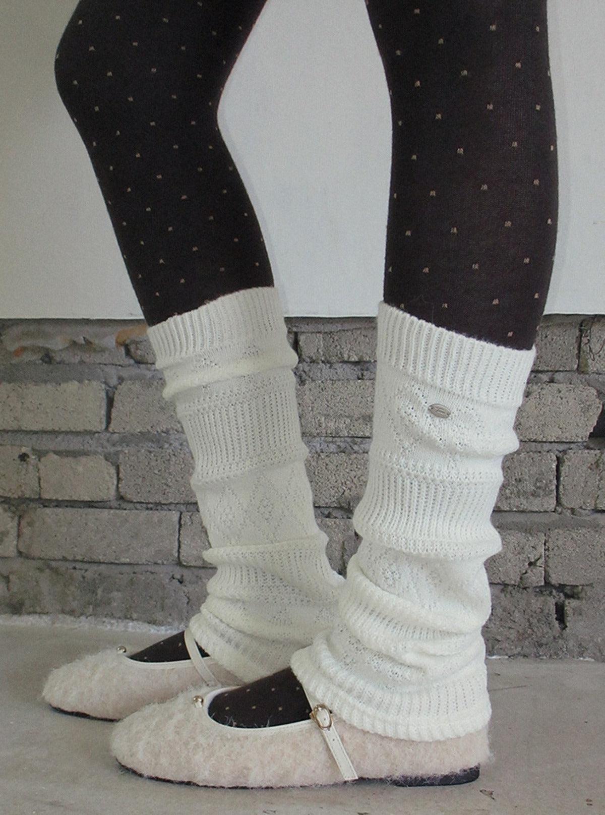 TWEE Ronv punching knit leg warmers | Main product image