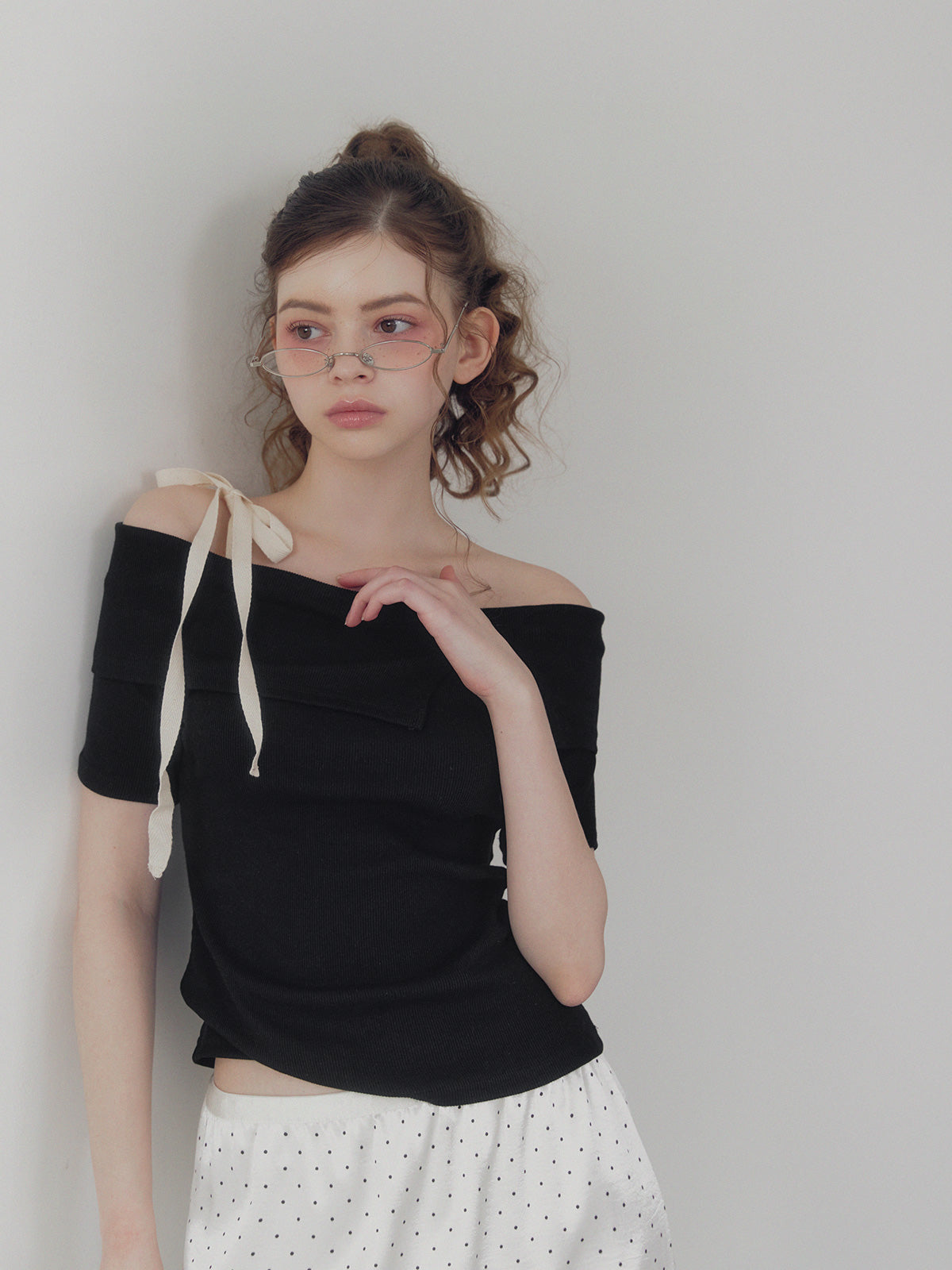 Petit strap one shoulder t-shirt