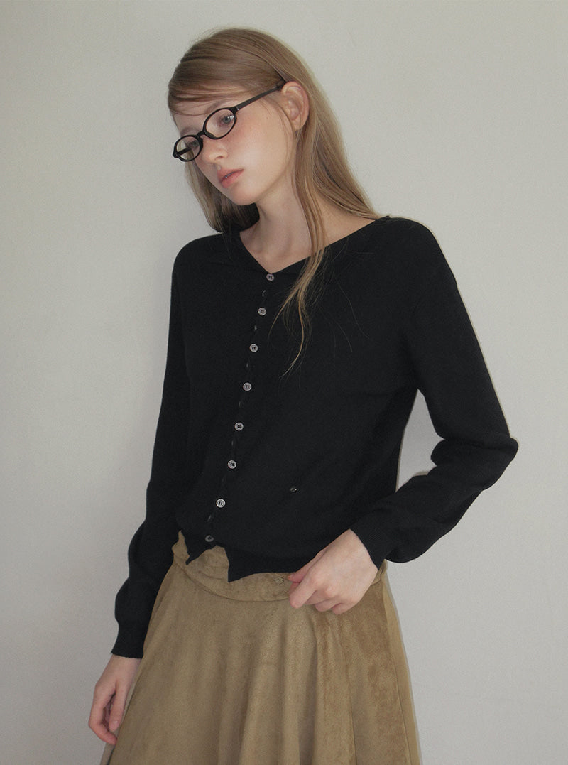 TWEE Korat zigzag button collar knit long sleeve cardigan | Product styling view 3