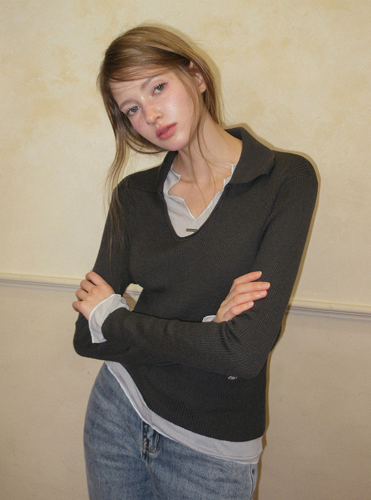 TWEE Ejeun open collar U-neck long sleeve knit | Product styling view 9