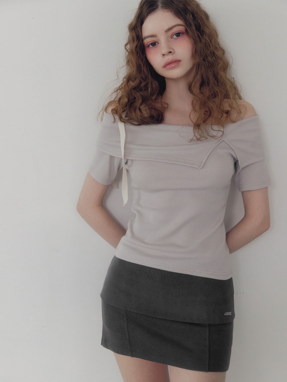 Petit strap one shoulder t-shirt