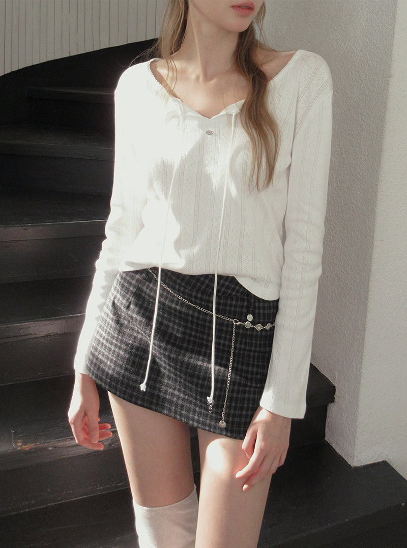 TWEE Shasta daisy pendant chain belt | Product styling view 3