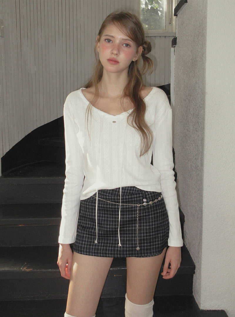 TWEE Shasta daisy pendant chain belt | Product styling view 6