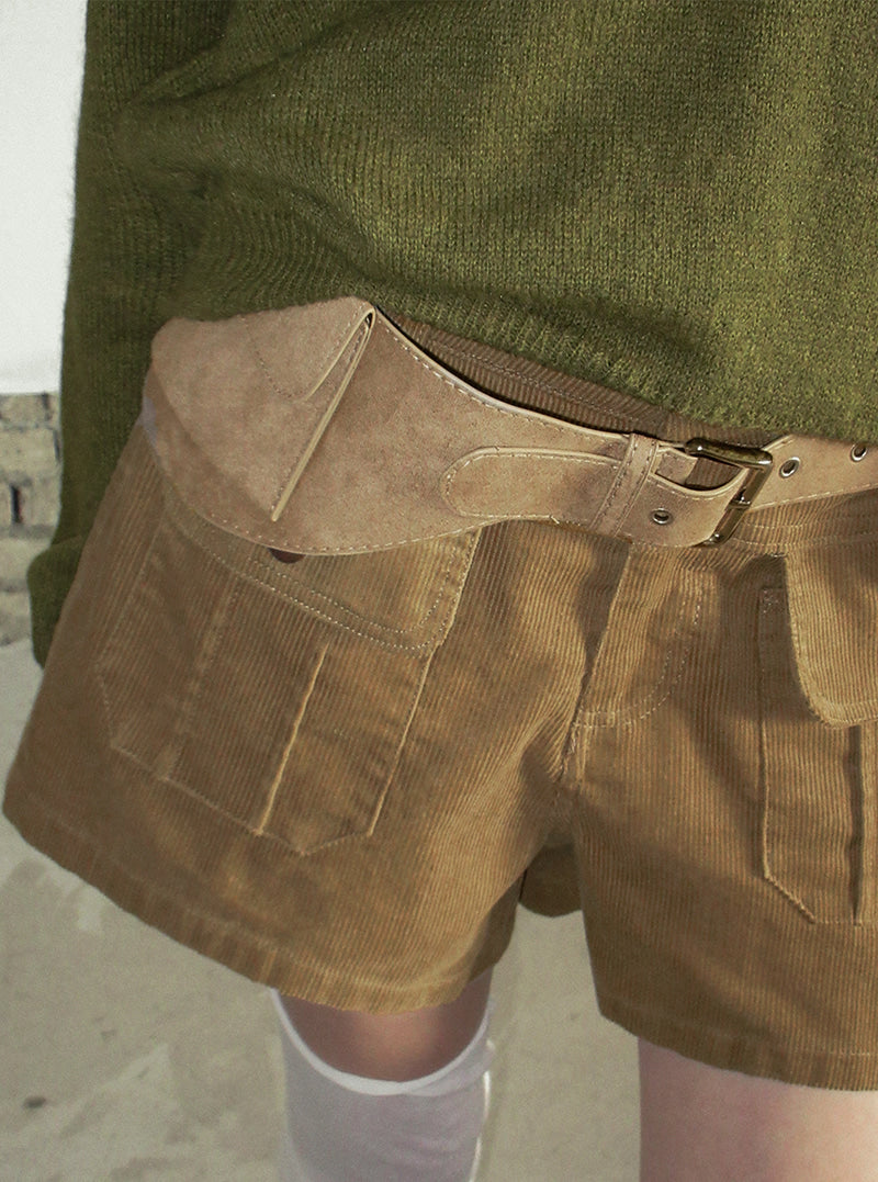 TWEE Chia suede pocket belt | Product styling view 7