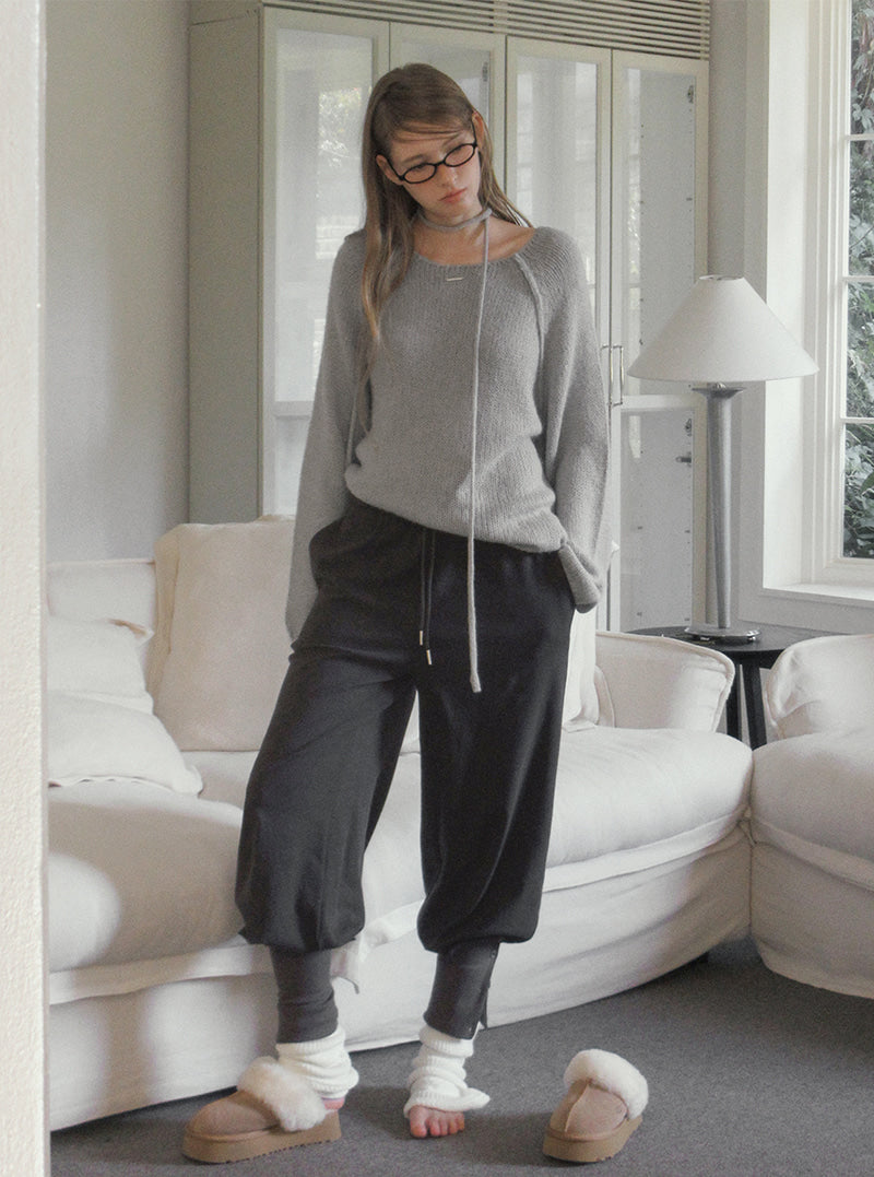 TWEE Zsen button banding harem pants | Product styling view 4