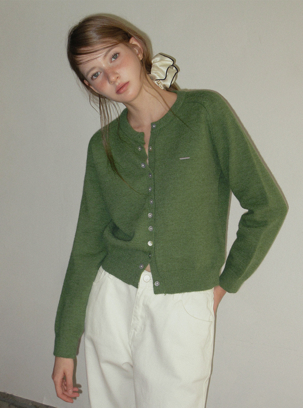 TWEE Ble round neck basic knit long sleeve cardigan | Product styling view 11
