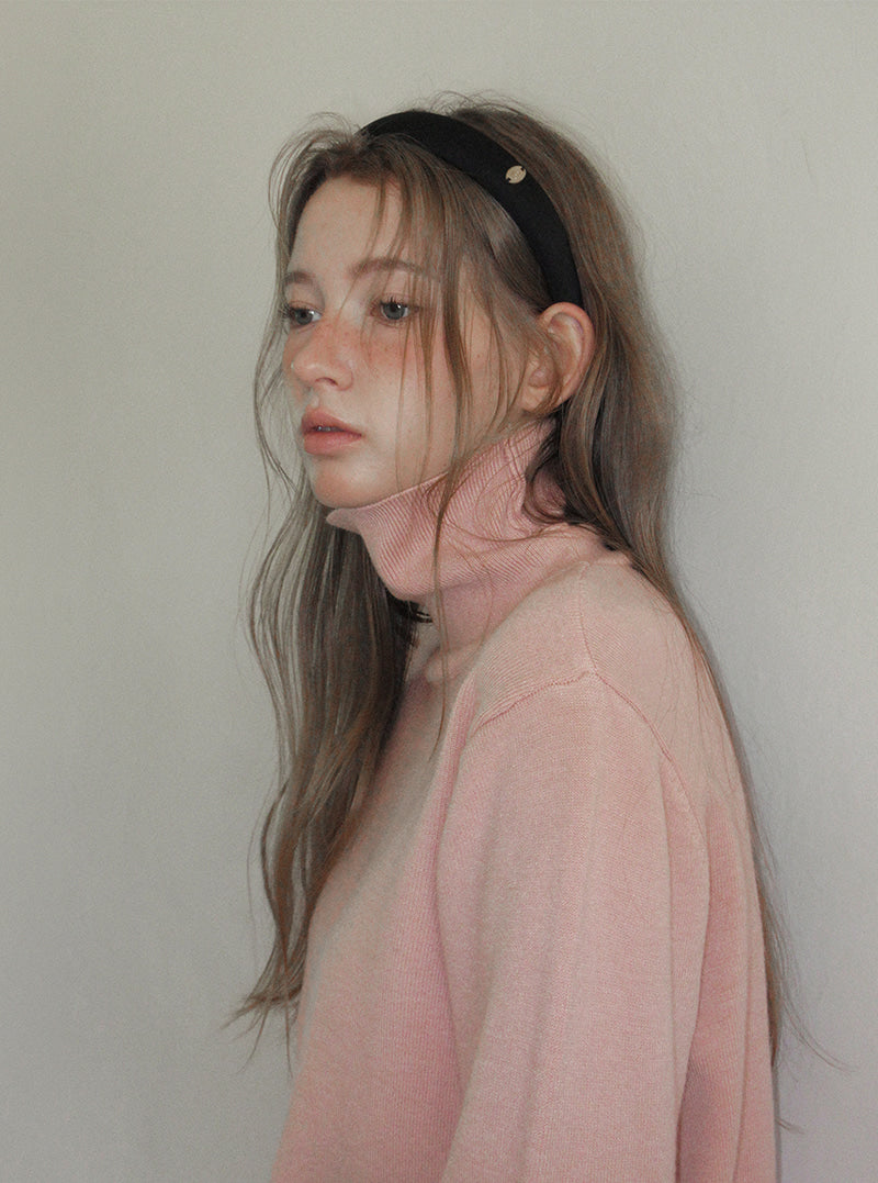 TWEE Redon basic turtleneck long sleeve knit | Product styling view 6