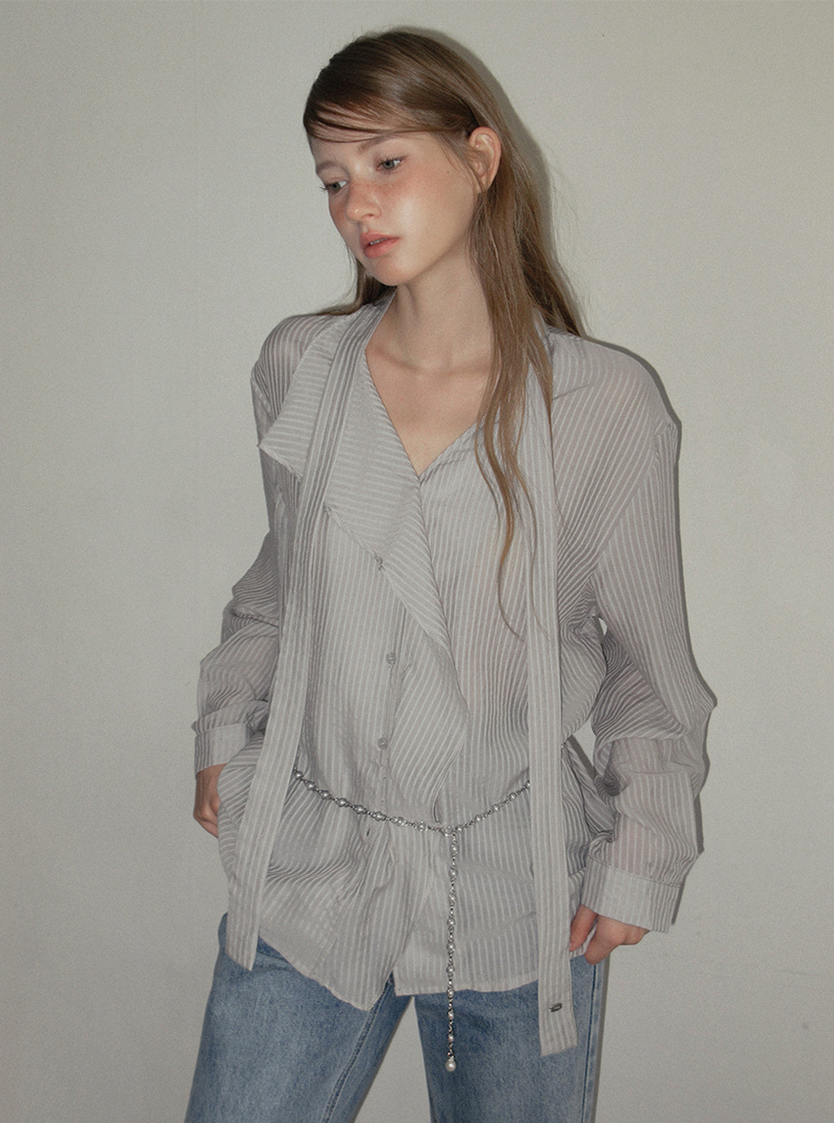 TWEE Rose pearl ring chain belt | Product styling view 8