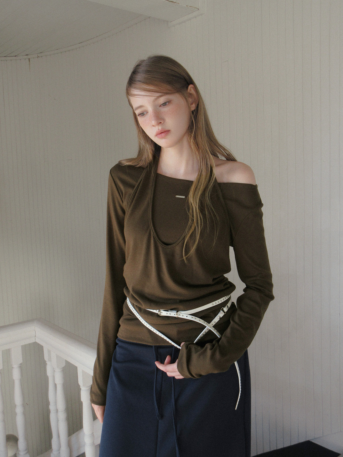 TWEE Polki stud thin double long belt | Product styling view 11