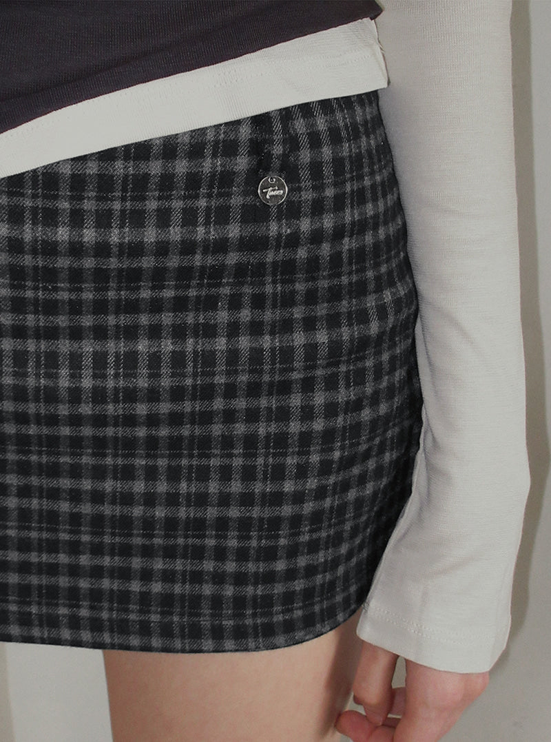 TWEE Baset check mini skirt shorts | Product styling view 4