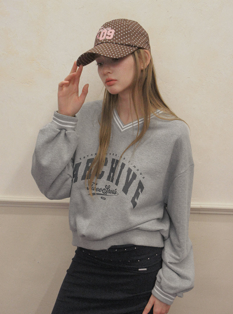 TWEE Perat archive V-neck contrast long sleeve sweatshirt | Product styling view 3