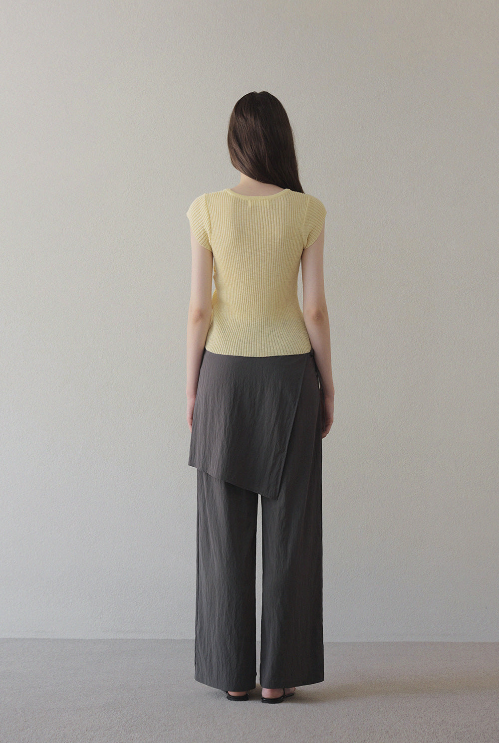 Holdy Asymmetrical String Short Sleeve Knit