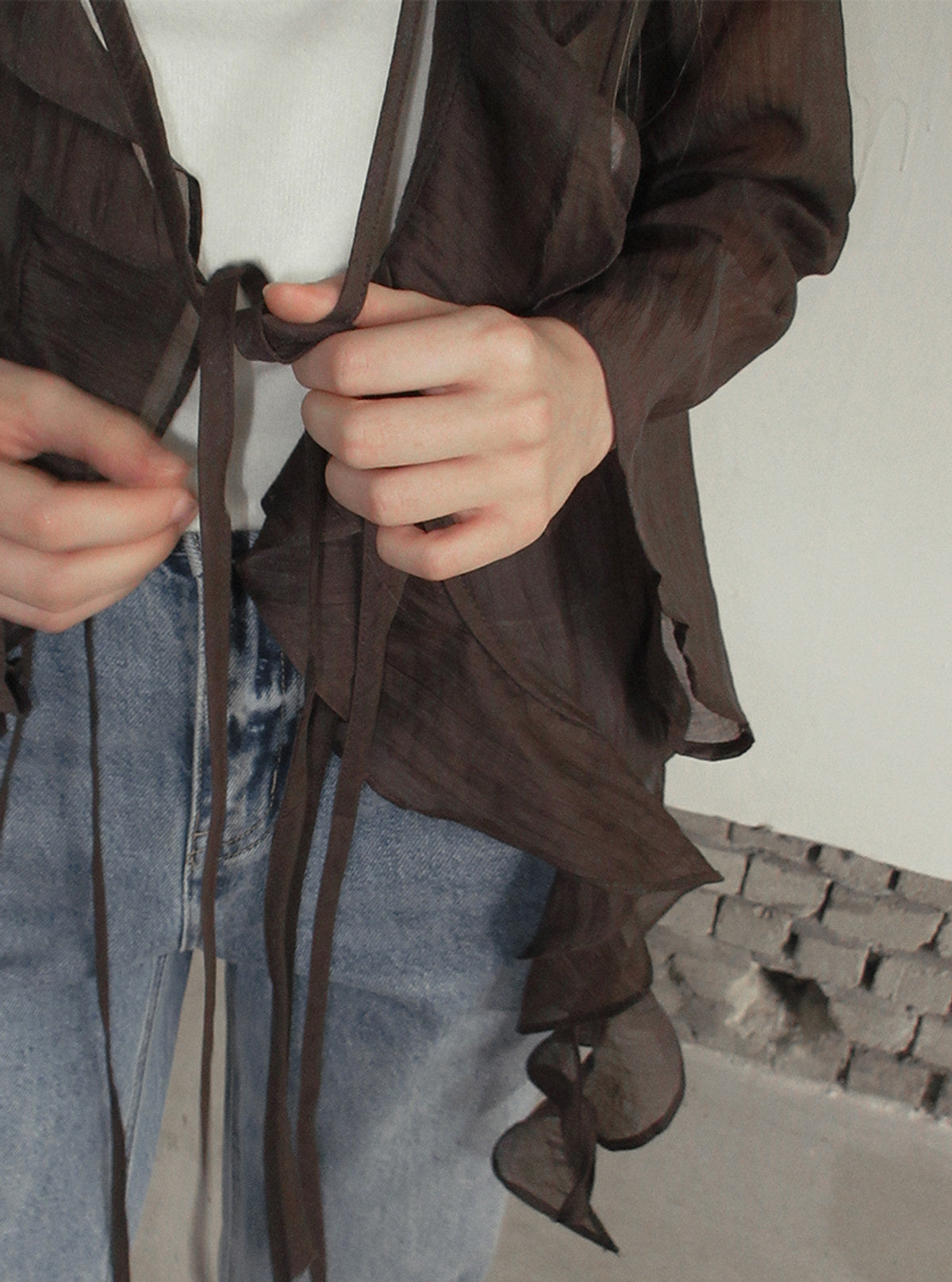 TWEE Torel ruffle chiffon blouse (strap set) | Product styling view 4