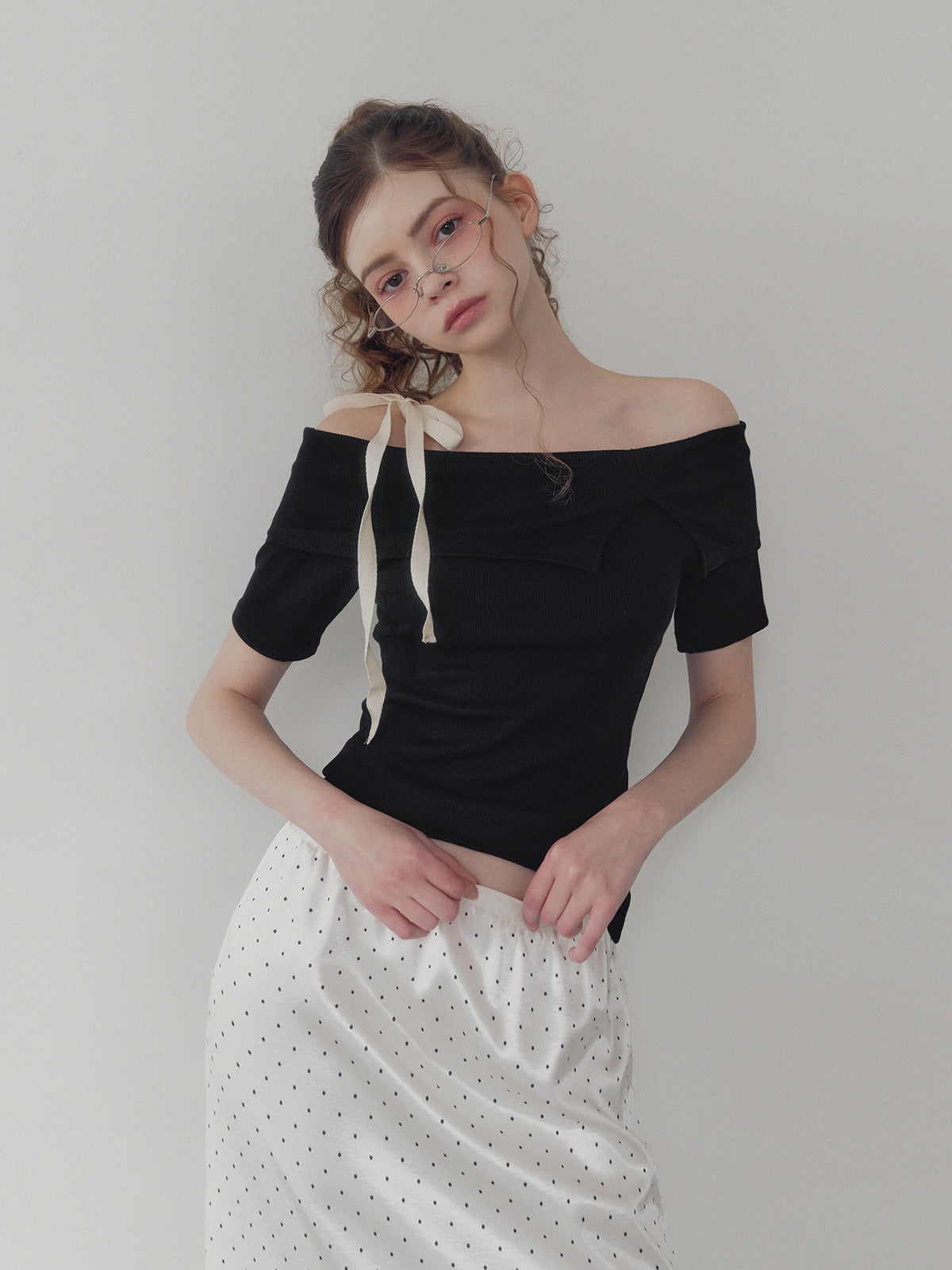 Petit strap one shoulder t-shirt