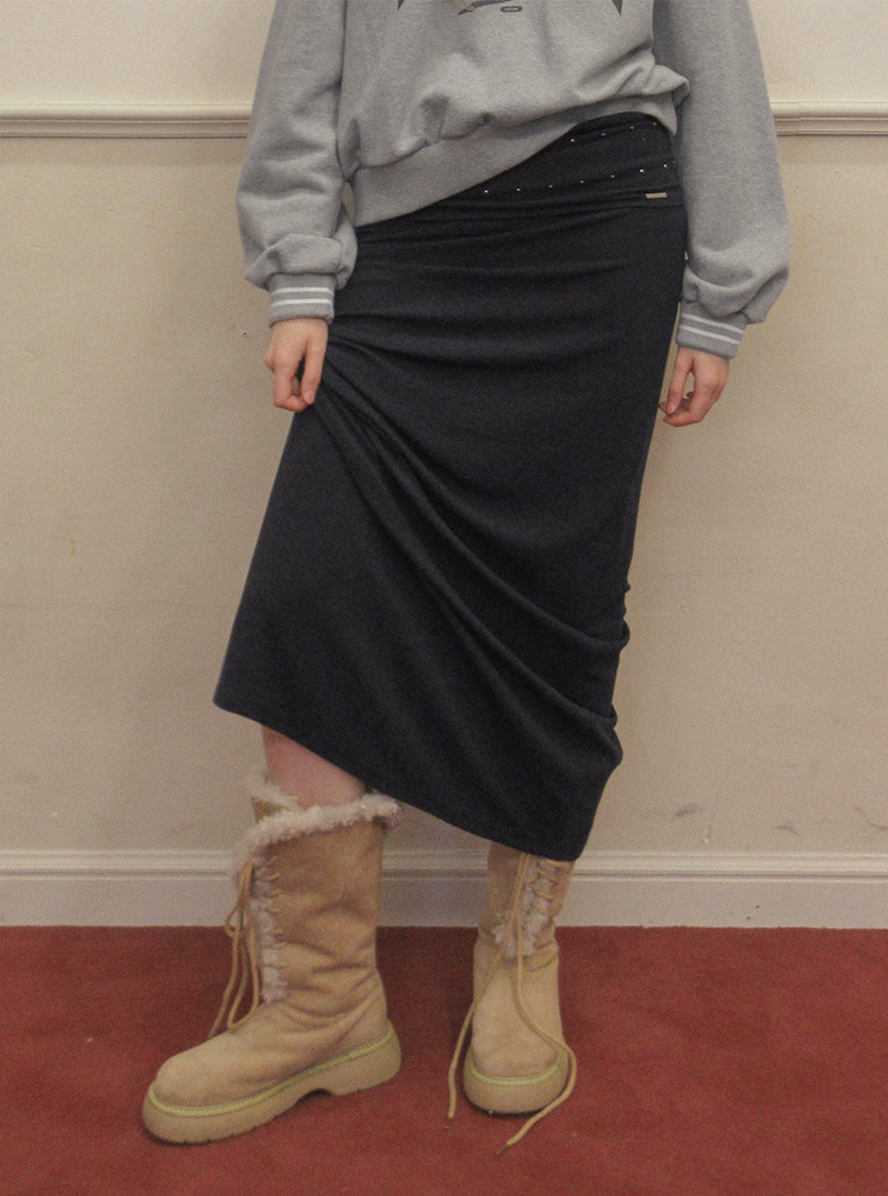 TWEE Nego stud folding maxi long skirt | Product styling view 15