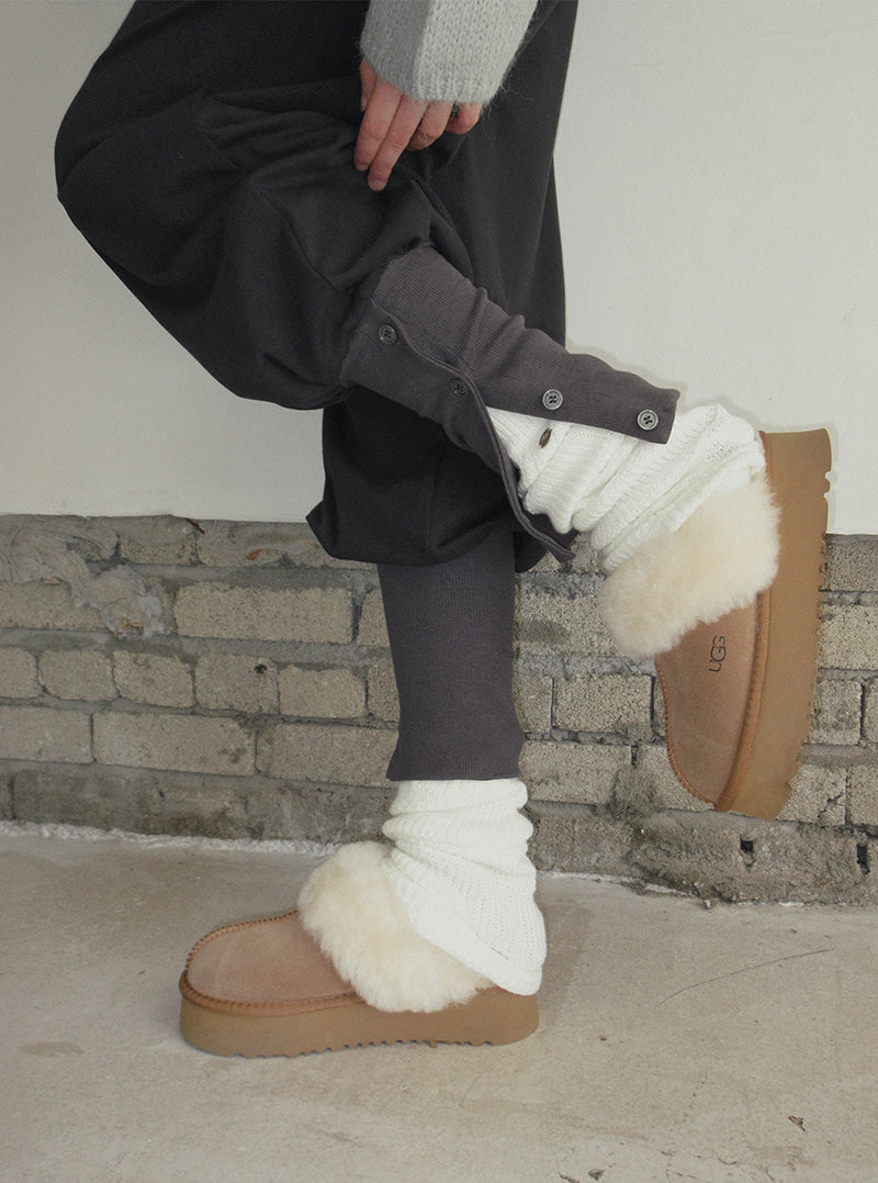 TWEE Zsen button banding harem pants | Product styling view 6