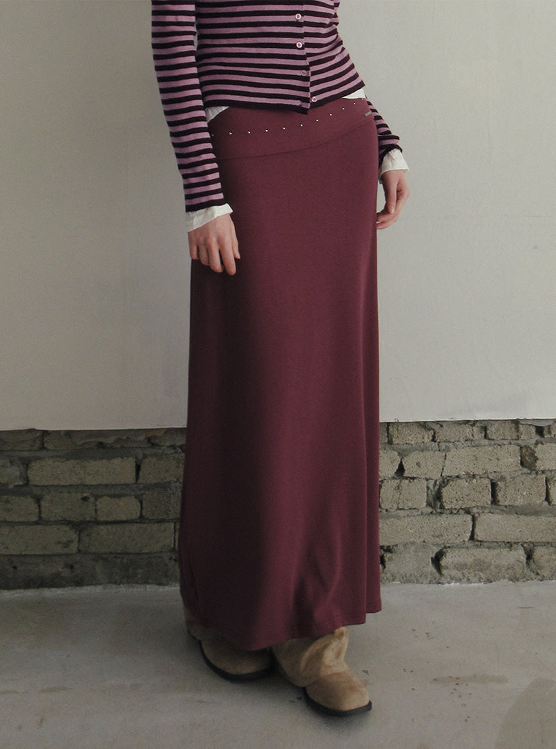 TWEE Nego stud folding maxi long skirt | Product styling view 6
