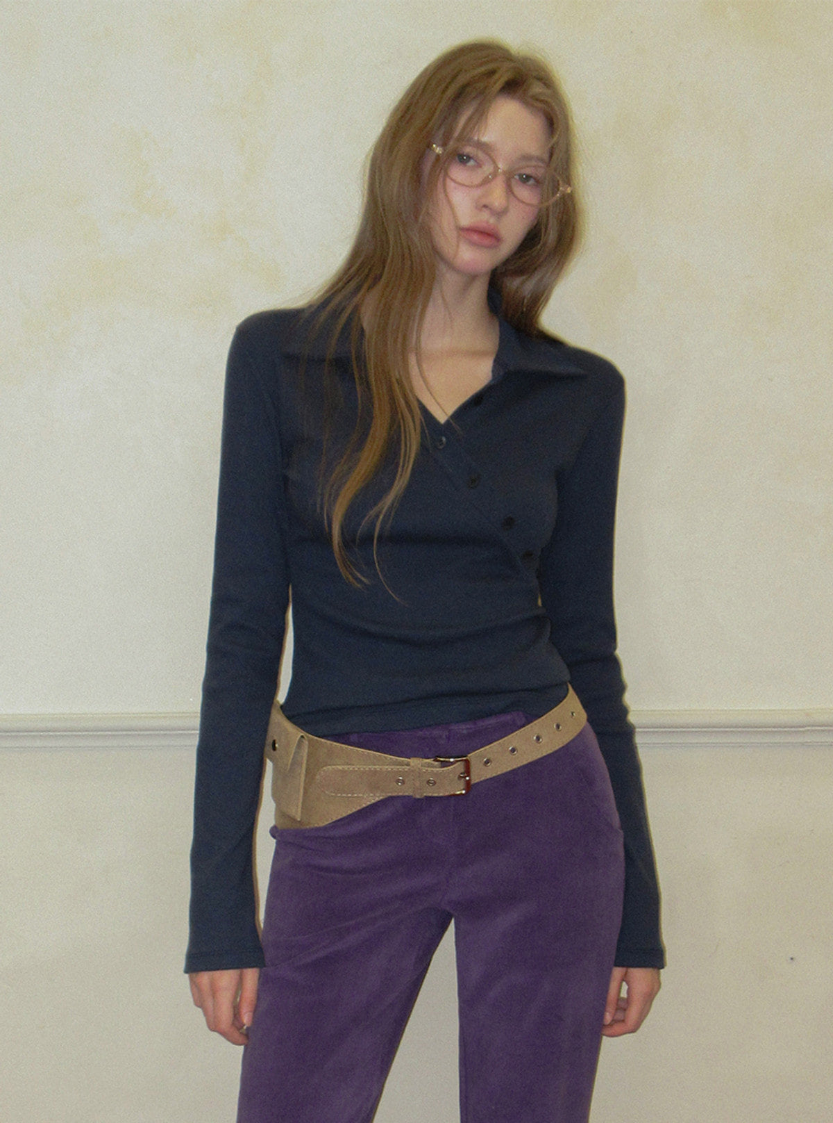 TWEE Chia suede pocket belt | Product styling view 14