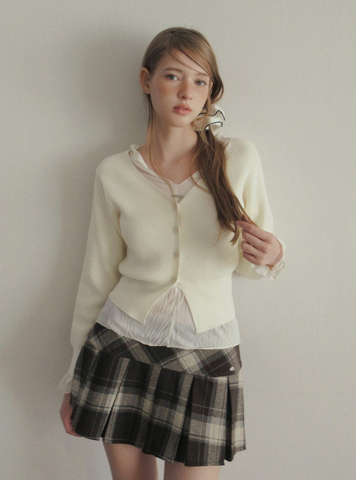 TWEE Coers round/V-neck long sleeve knit cardigan | Main product image