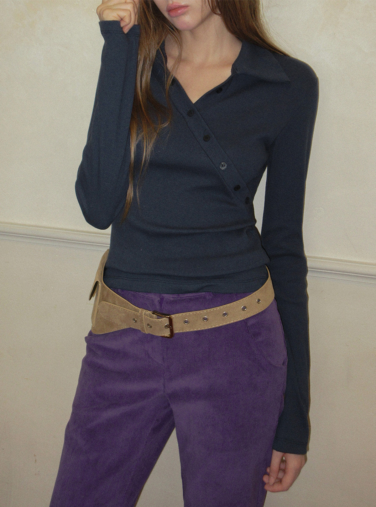 TWEE Chia suede pocket belt | Product styling view 13