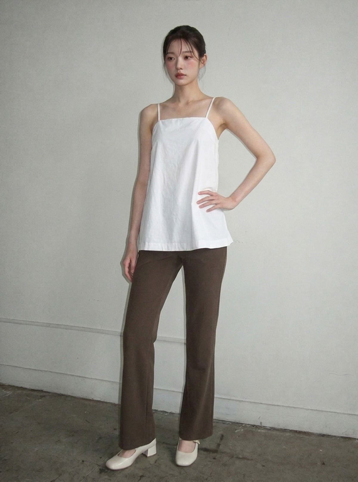 Remi semi bootcut slacks | Main
