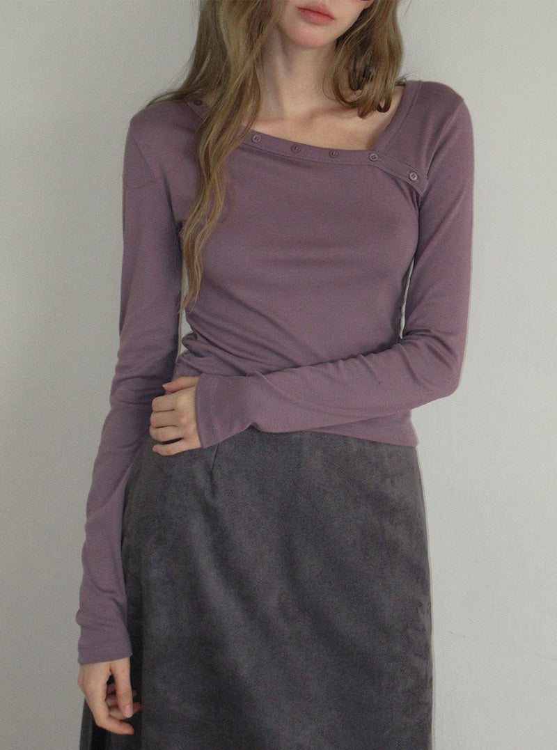 TWEE Rio asymmetric button shirring two-way long sleeve T-shirt | Product styling view 6