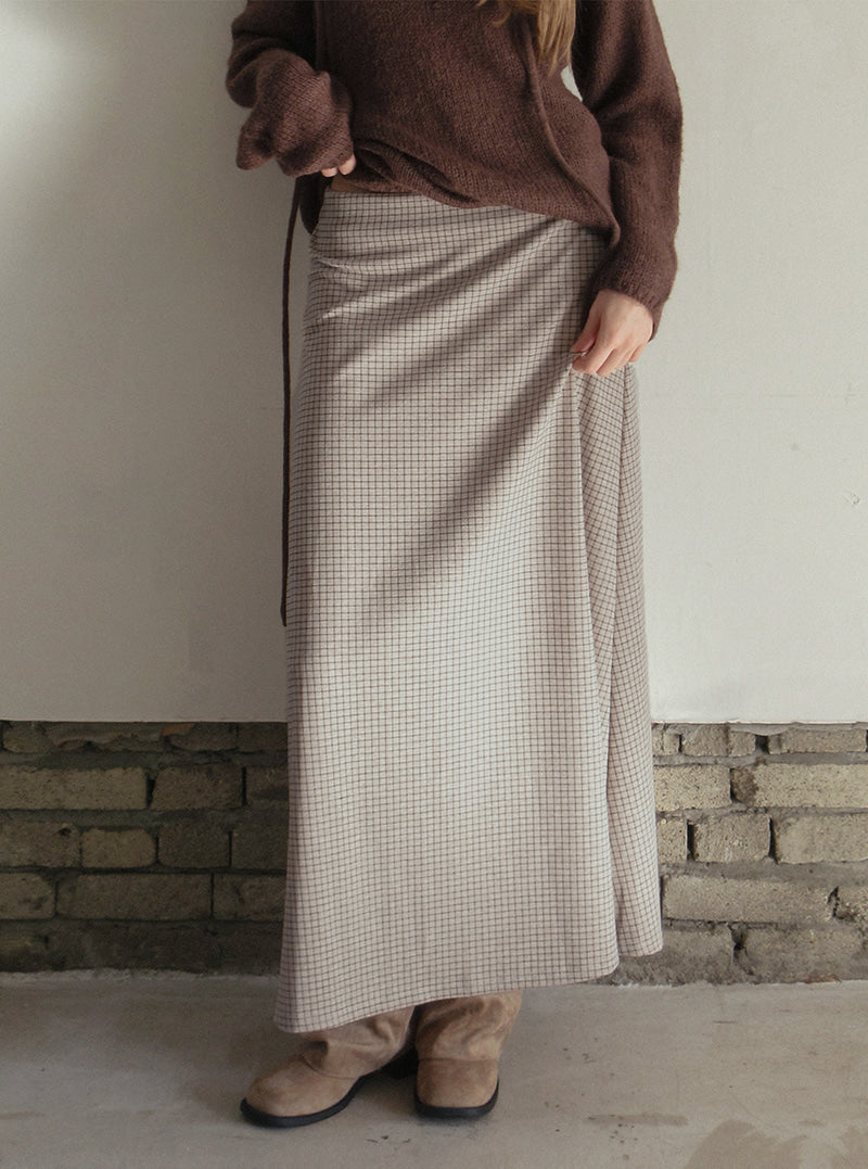 TWEE Pose check banding long skirt | Product styling view 5