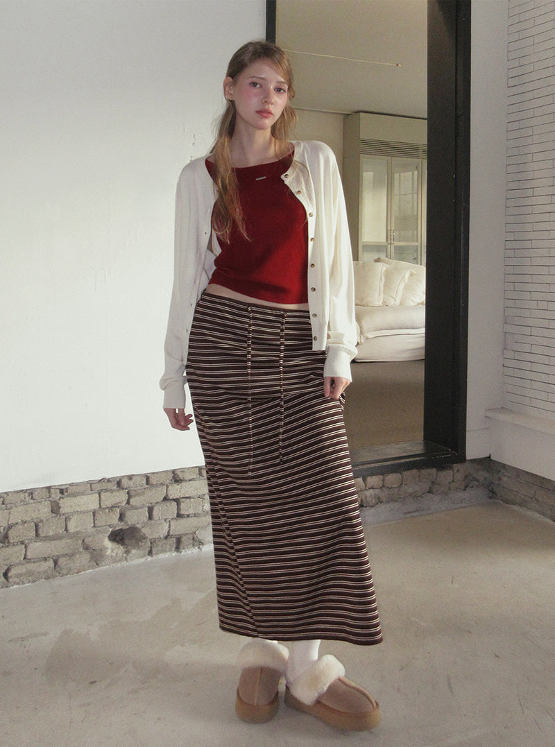 TWEE Ble round neck basic knit long sleeve cardigan | Product styling view 7