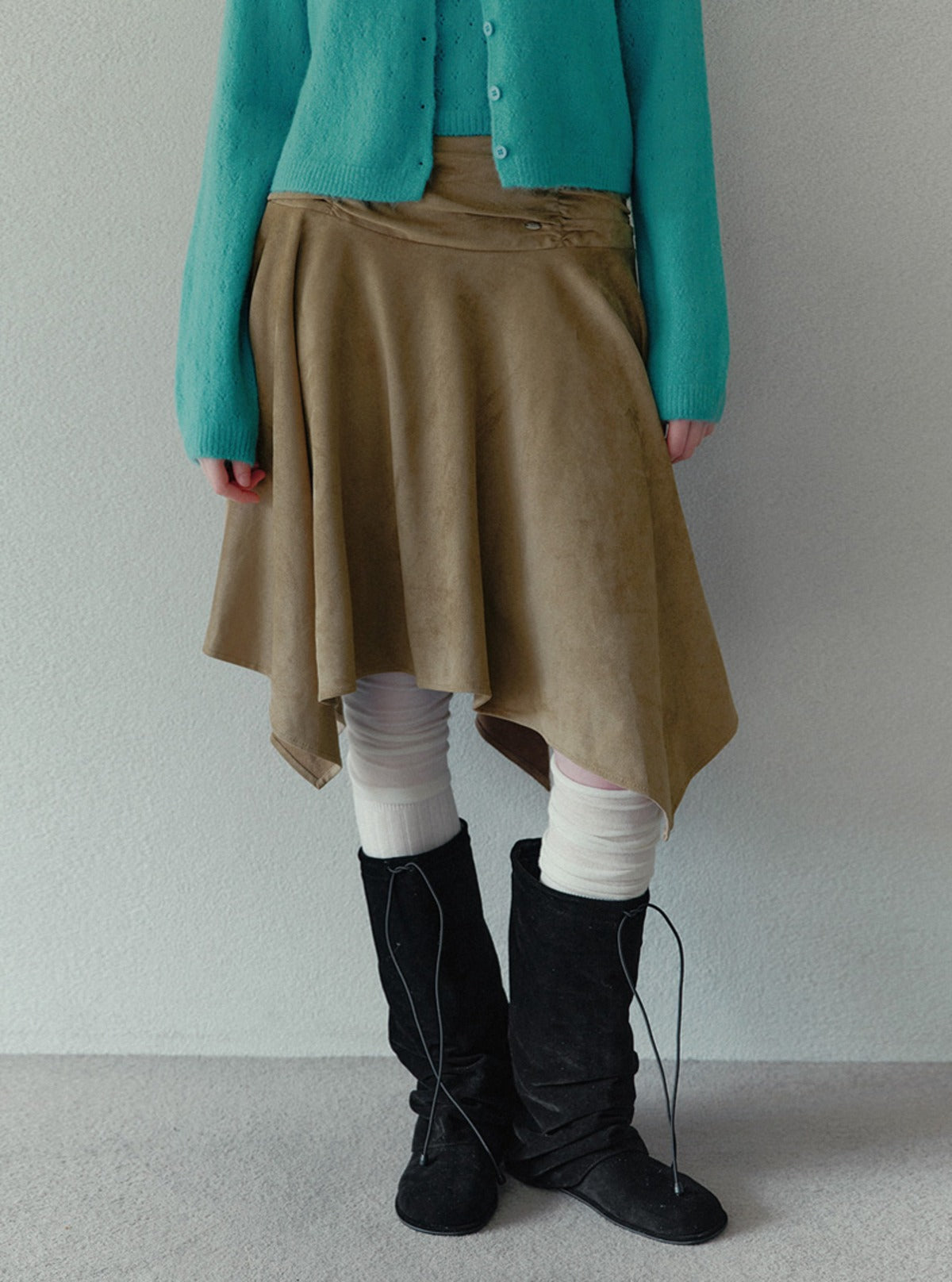 Tiz shirring suede asymmetric midi skirt | Main