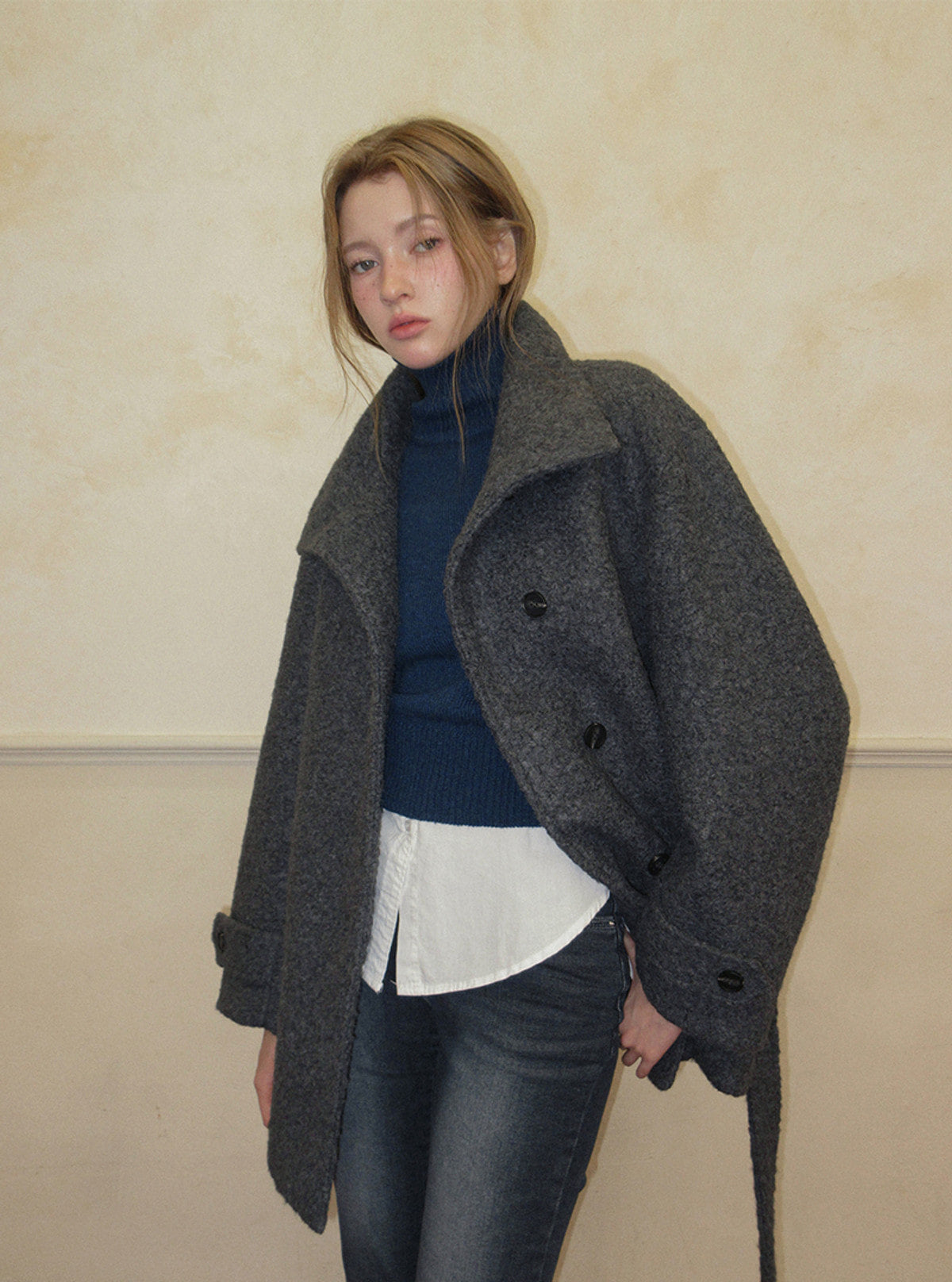 TWEE Obins boucle half coat (strap set) | Product styling view 7