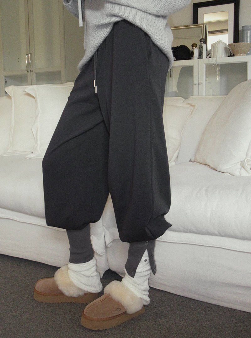TWEE Zsen button banding harem pants | Product styling view 5