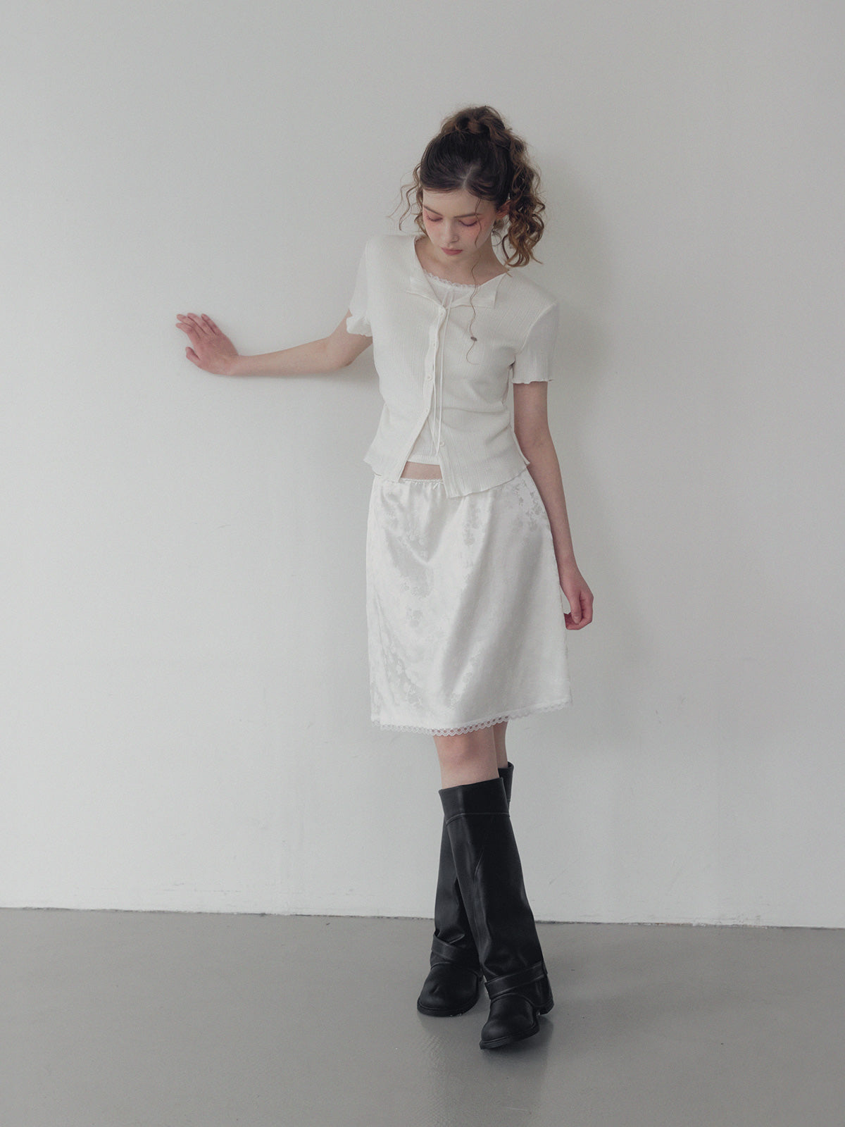 Divet flower satin banding midi skirt