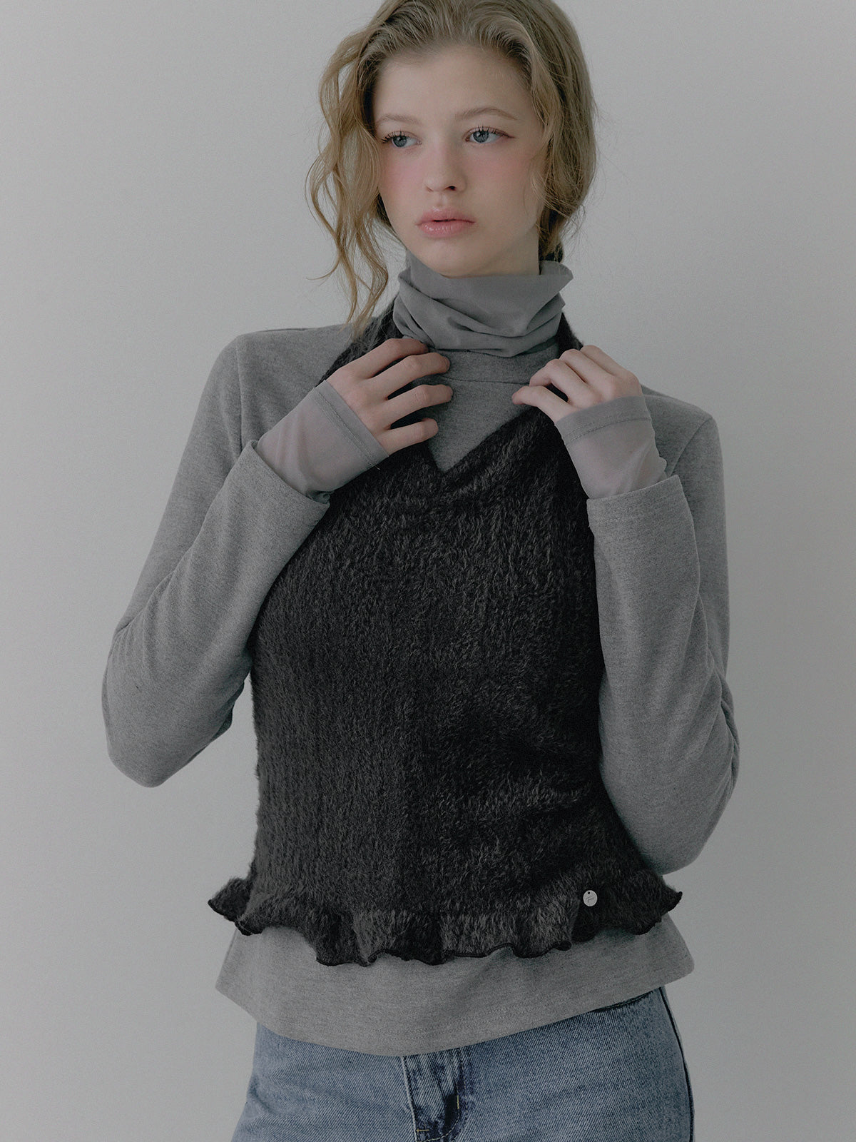 Hiddle Boucle Halter Frill Bustier